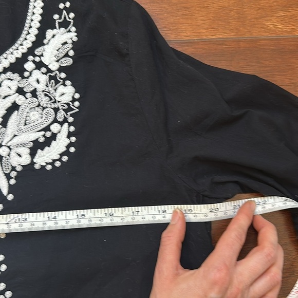 Elie Tahari Embroidered Collar Quarter Sleeve Black Top Size Large - Picture 4 of 6